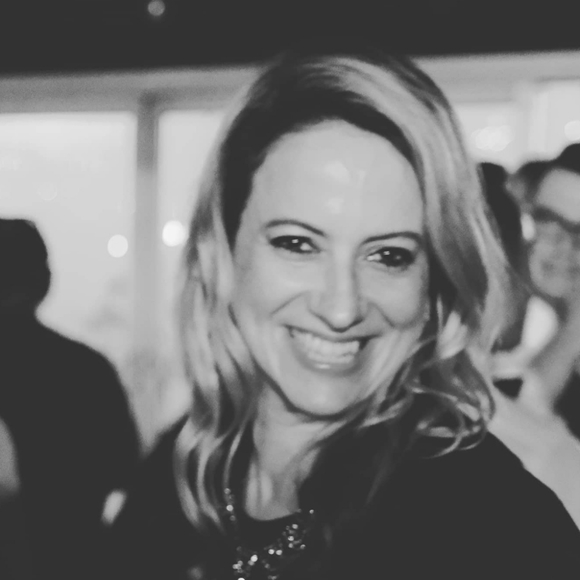 Meet your posher, Liz - Picture 1 of 1